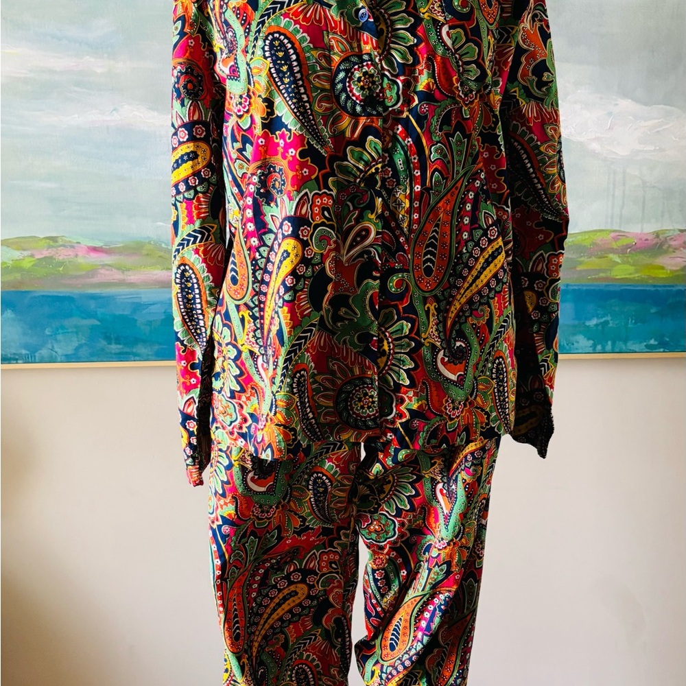 Vera Bradley XL Pajamas. Vibrant and colorful 🟧🟥🟩⬜️🟦. Excellent condition